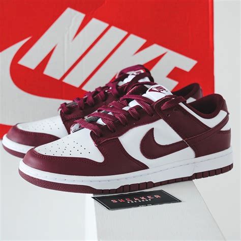 nike dunk low bordeaux shoes.